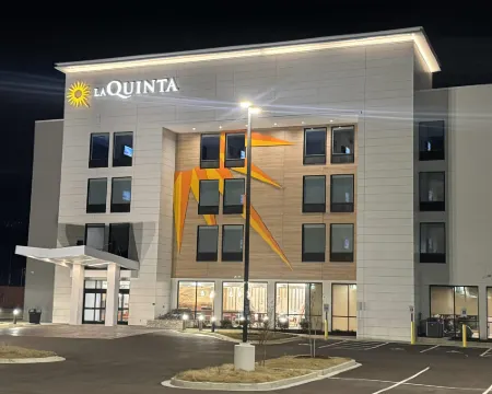 La Quinta Inn & Suites By Wyndham Jackson Hotels in Jackson