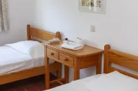 N 01 - Bedroom 1 in Amaro Sight Guesthouse - sarapan