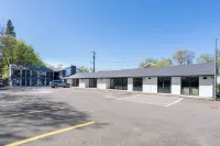 The Local Motel & Shops