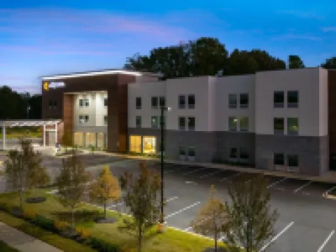 La Quinta Inn & Suites by Wyndham Olive Branch オリーブ・ブランチのホテル