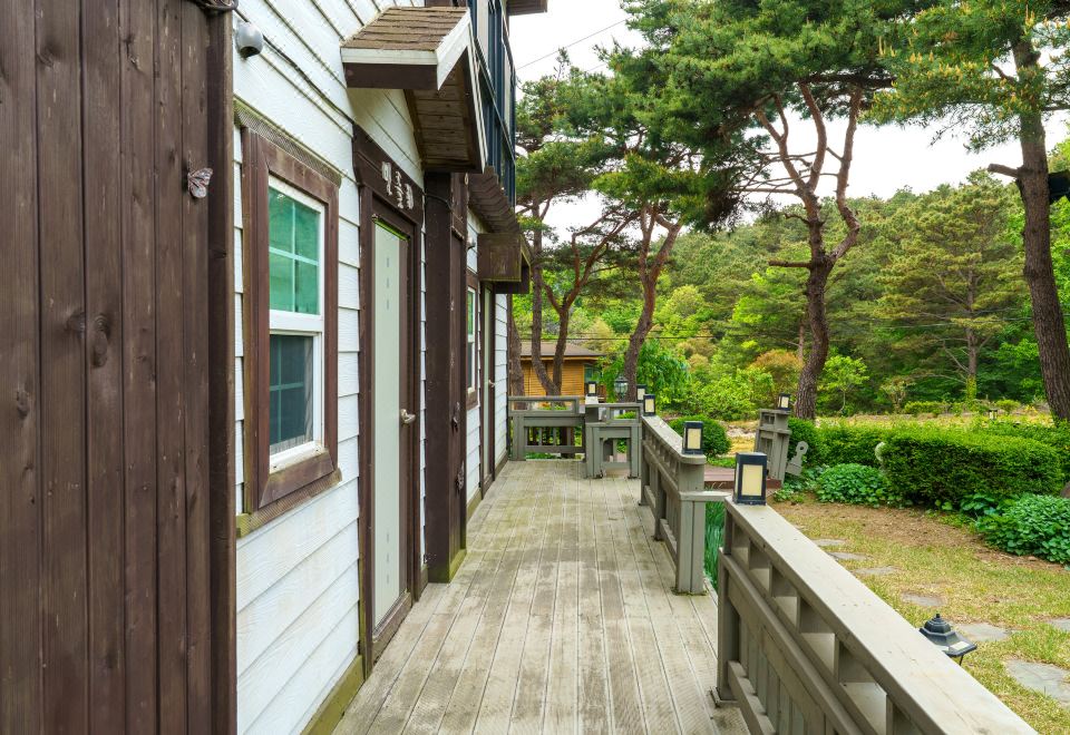 예산 숲속의정원펜션