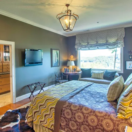 Bryson City Condo w/ Spectacular Views & Amenities