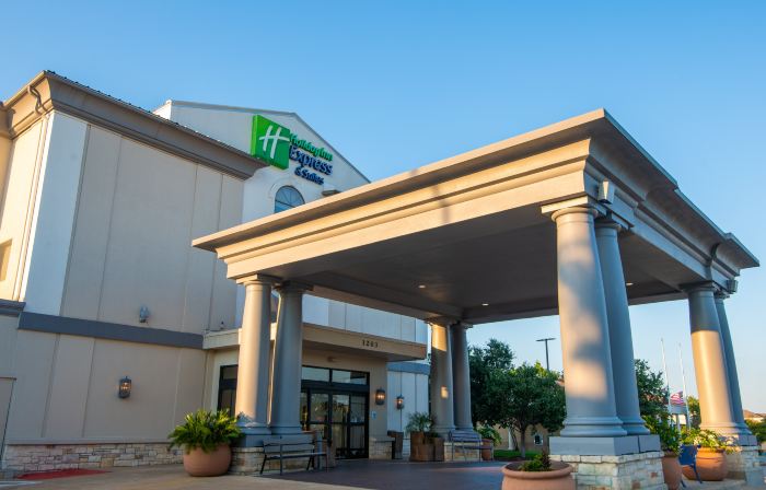 Holiday Inn Express & Suites COLLEGE STATION by IHG