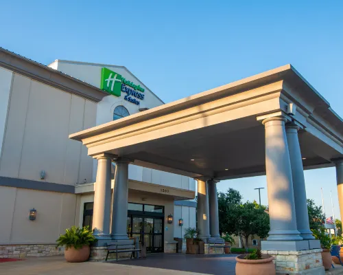 Holiday Inn Express & Suites COLLEGE STATION by IHG Hotels near Bonfire Memorial