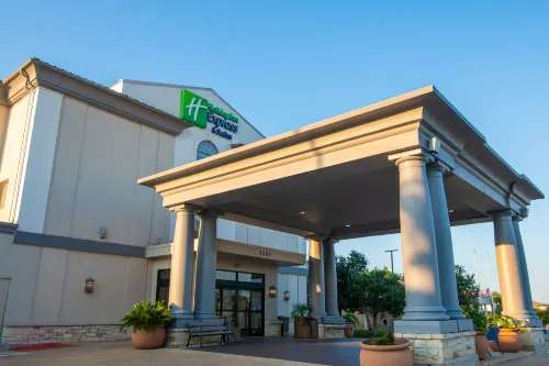 Holiday Inn Express & Suites COLLEGE STATION by IHG