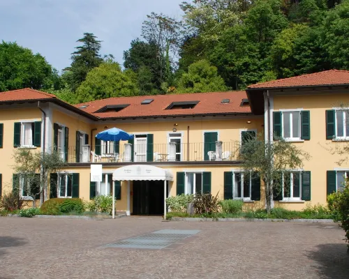 Residence l'Ulivo - Apartments in the City Center, with Fitness, Squash & Private Parking Hotels in Bellagio