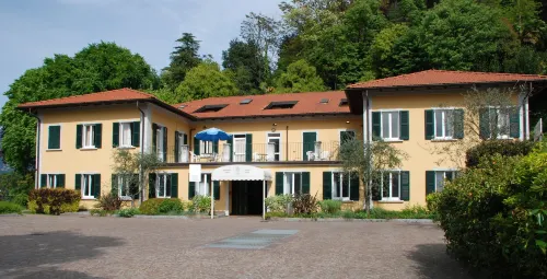 Residence L'Ulivo - Apartments in the city Center, with Fitness, Squash & Private Parking