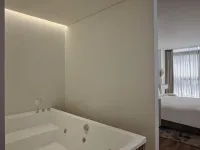 อพาร์ทเมนต์นูร์อาทีนส์