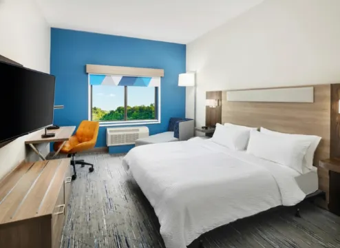 Holiday Inn Express & Suites Bridgeport by IHG