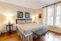 Luxury Cottage With Pools & Multiple Decks, 1/2 Block to Beach - 3-Star