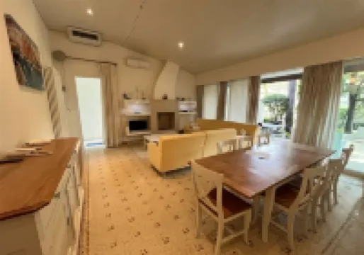 Charming and Tastefully Furnished Villa Steps from the Sea