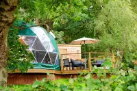 Chalet in Kent With Hot Tub & Countryside Views - Boutique