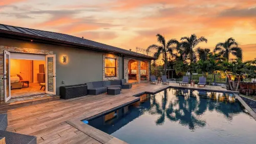 Riverside Veranda by AvantStay | Waterfront Stay + Infinity Pool + Private Dock + Easy Beach Access