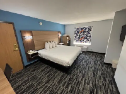 Jacksonville Inn & Suites