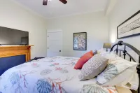 Harbor Oaks Haven Walk to Front Beach and Downtown! - Apartments