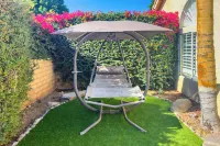 Indian Wells Oasis w/ Pool: Walk to Tennis Garden! - parking
