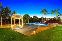 The Grand Vista Getaway - Villas
