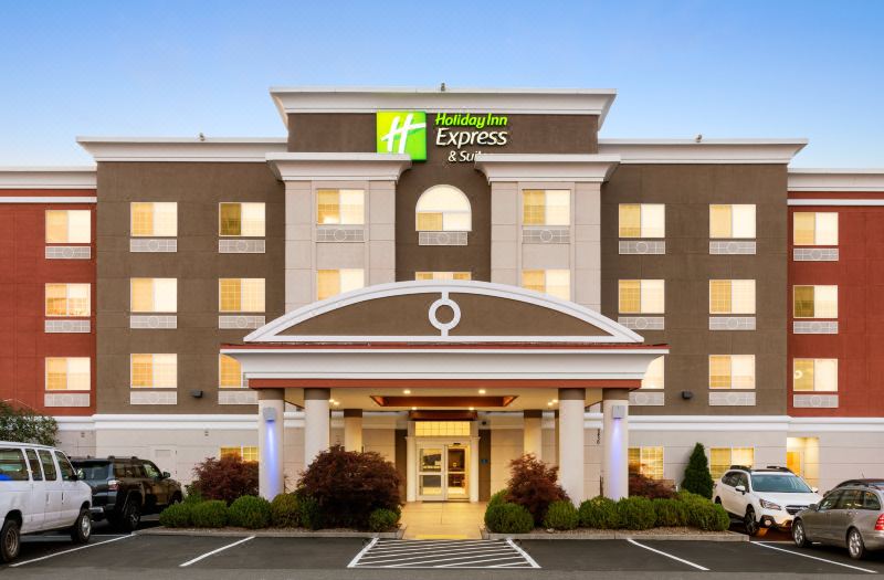 Holiday Inn Express & Suites Klamath Falls Central by IHG