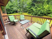 O9 New Renovated Bretton Woods Slopeside Condo with 2 Living Rooms Foosball Air Hockey