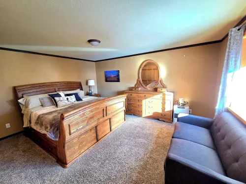 Brand New! Lake Front Rental With Mountain Views