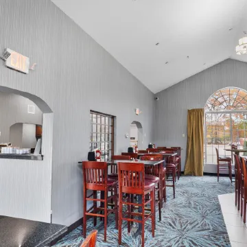 Best Western Plus the Inn at Hampton