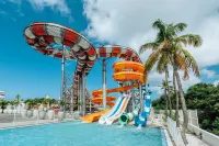 The Rif at Mangrove Beach Corendon Curacao All-Inclusive, Curio by Hilton - de playa