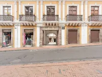Traveler's House Quito Hotels near Viewpoint El Panecillo