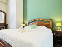 1825 Stay Hotels near Murillo Square