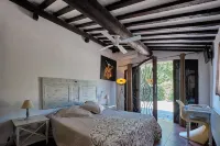 400m from the sea, Villa with splendid sea view, heated infinity pool