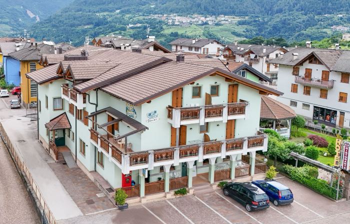 HC HOTEL GARNI ROOM AND APARTMENT
