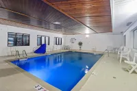 GrandStay Hotel & Suites - piscina