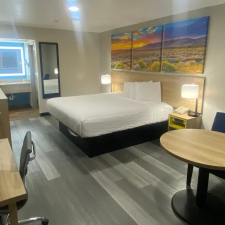 Days Inn by Wyndham El Paso West
