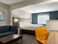Holiday Inn Express & Suites EDMOND by IHG Hotels in Edmond