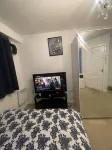 Urban Blue en-suite room Netflix, Fast WiFi & Free Parking