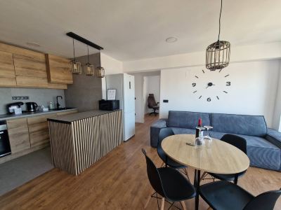 Spacious 3 Bedroom Apartment with Balcony and AC in Castellón