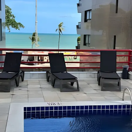 Flat Com Piscina a 50m da Praia