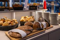 Globana Airport Hotel - Breakfast