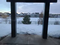 Swithome Properties Cozy Studio Pond View, Near Yeg Airport