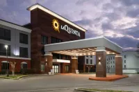 La Quinta Inn & Suites by Wyndham Bessemer Hotels in 