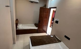 Hotel Ujjain Dwarka Palace