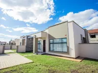 Longhorn Ibex Apartments Hotels near Chaminuka Nature Reserve