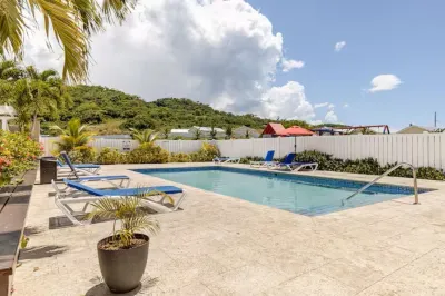 Sunshine Seashore Escape Jamaica Hotel di 