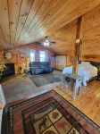 Beautiful & Comfy CABIN Retreat with abundant wildlife, WIFI and AC
