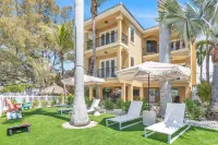 Hidden Treasure Beach House - Private Pools