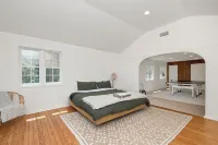 Ocean and Marsh Views, Surf Cottage, Sleeps 7