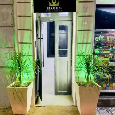 Elohim Residencial Отели рядом с достопримечательностью «Концертная площадка Praça da Apoteose»