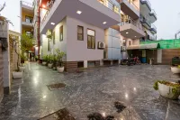 Hotel Diamond Stay by Aspl - Kitchens