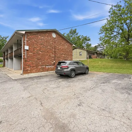 Cozy Apartment in quiet neighborhood with quick access to everything you need!