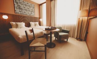 Mollie's Manchester - Housity