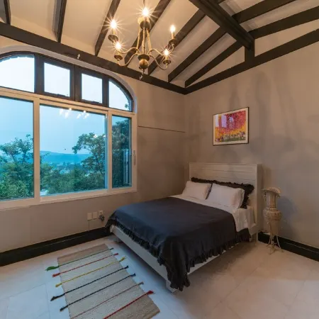 Yangyang Little Forest Pension (Breakfast, Spa)